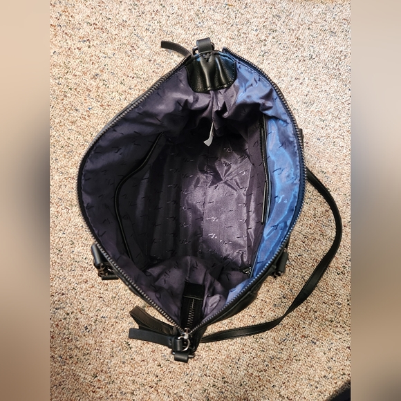 Simply Vera Vera Wang Graham Soft Satchel Bag - Picture 6 of 10